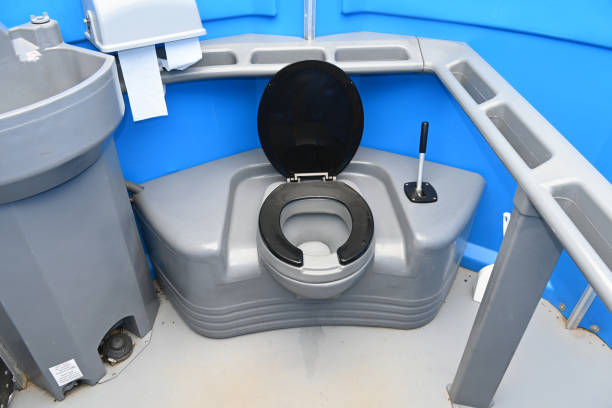 Best Portable bathroom rental  in Southgate, FL