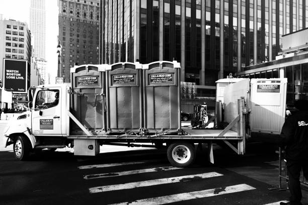 Best Portable toilet rental cost  in Southgate, FL
